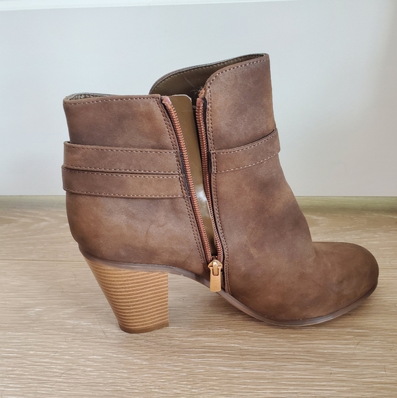 Joe Fresh Heeled Boots - Picture 2 of 5